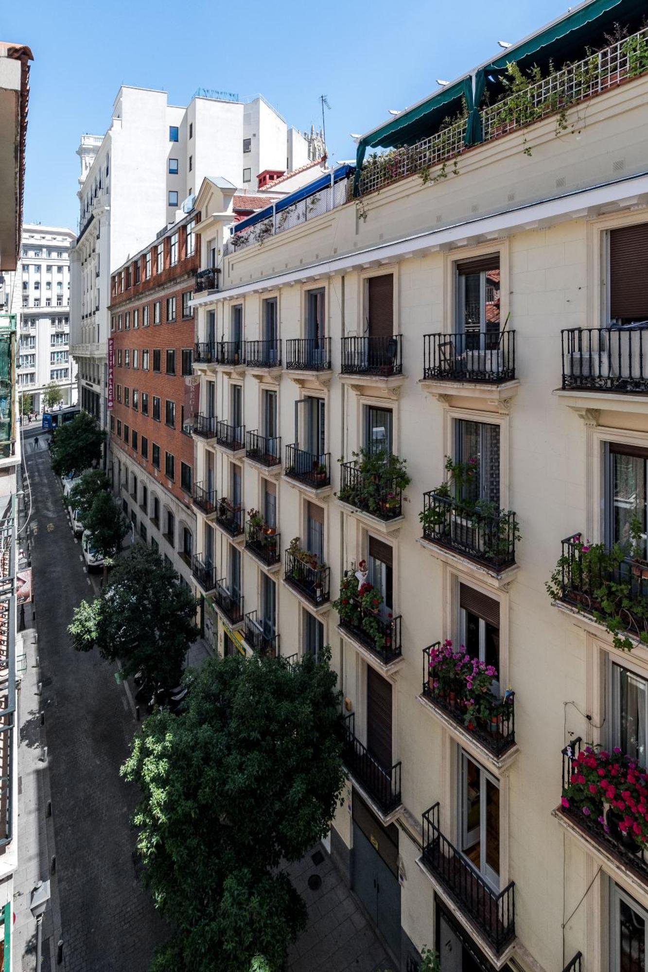 Charming Gran Via VII Apartment Madrid Bagian luar foto
